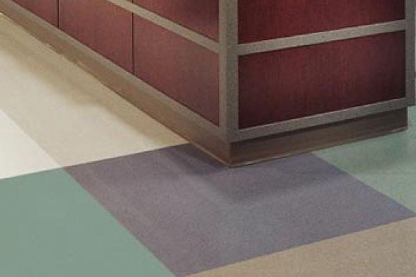 Vinly floor with multi color design